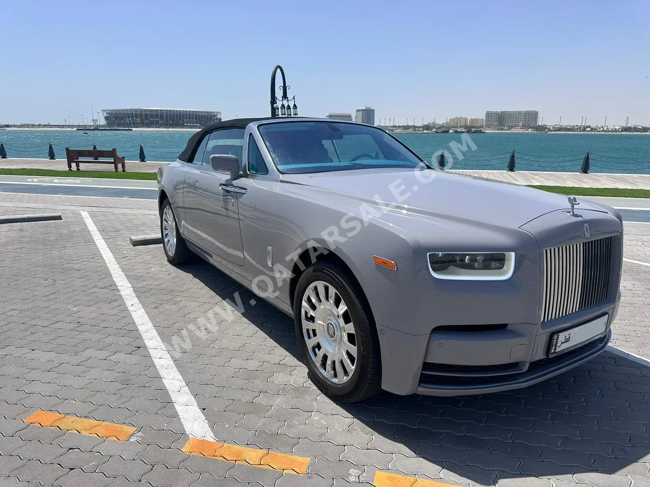 Rolls-Royce  Phantom  2008  Automatic  130,000 Km  12 Cylinder  All Wheel Drive (AWD)  Sedan  Gray