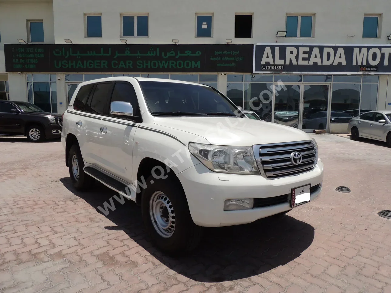 Toyota  Land Cruiser  VXR  2011  Automatic  450,000 Km  8 Cylinder  Four Wheel Drive (4WD)  SUV  White