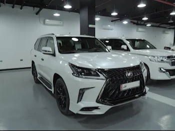 Lexus  LX  570 S Black Edition  2019  Automatic  17,000 Km  8 Cylinder  Four Wheel Drive (4WD)  SUV  White