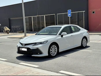 Toyota  Camry  GLE  2022  Automatic  89,000 Km  4 Cylinder  Front Wheel Drive (FWD)  Sedan  White  With Warranty