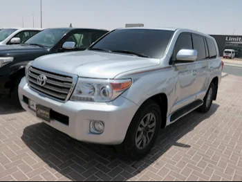 Toyota  Land Cruiser  GXR  2013  Automatic  350,000 Km  8 Cylinder  Four Wheel Drive (4WD)  SUV  Silver