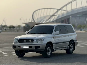 Toyota  Land Cruiser  GXR  2001  Automatic  380,000 Km  6 Cylinder  Four Wheel Drive (4WD)  SUV  White