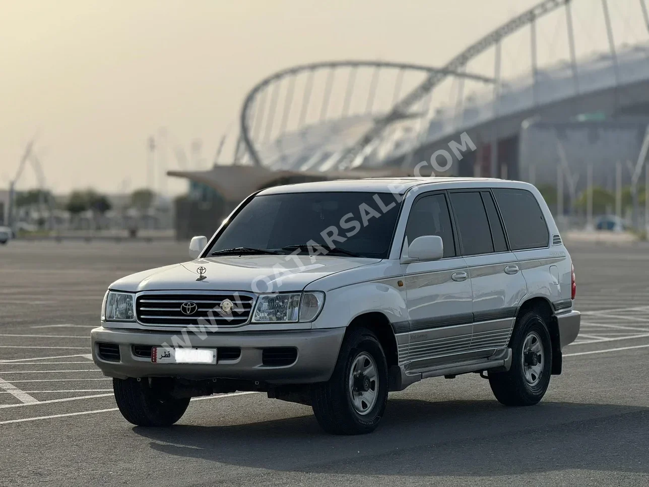 Toyota  Land Cruiser  GXR  2001  Automatic  380,000 Km  6 Cylinder  Four Wheel Drive (4WD)  SUV  White