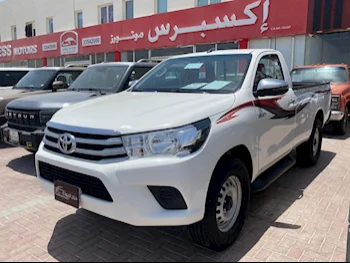 Toyota  Hilux  2023  Manual  15,000 Km  4 Cylinder  Four Wheel Drive (4WD)  Pick Up  White