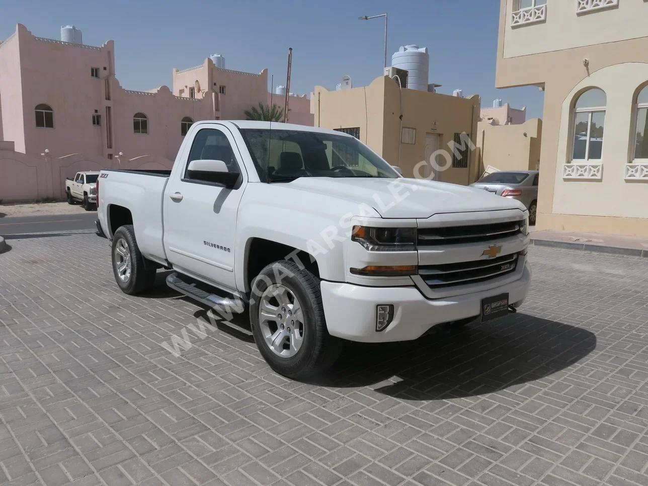 Chevrolet  Silverado  2017  Automatic  105,000 Km  8 Cylinder  Four Wheel Drive (4WD)  Pick Up  White