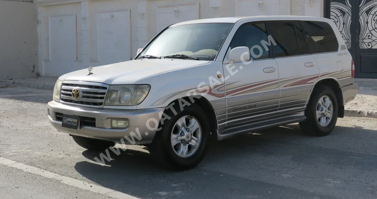 تويوتا لاند كروزر جي اكس ار 2006 اوتوماتيك 302,000 كم 6 سلندر دفع رباعي اس يو في أبيض
