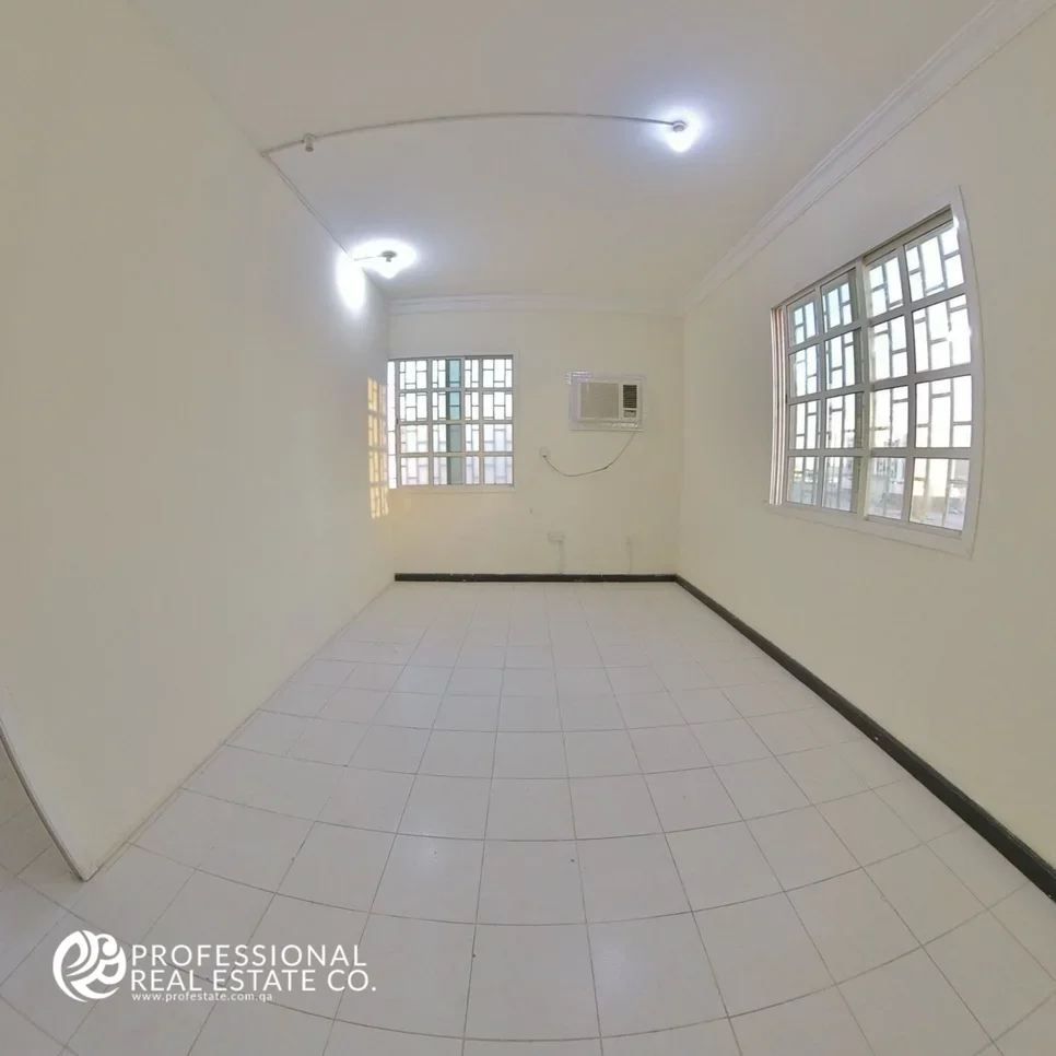 1 Bedrooms  Apartment  For Rent  in Doha -  Umm Lekhba  Not Furnished