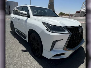 Lexus  LX  570  2016  Automatic  162,000 Km  8 Cylinder  Four Wheel Drive (4WD)  SUV  White