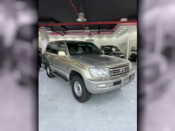 Toyota  Land Cruiser  VXR  2006  Automatic  677,000 Km  8 Cylinder  Four Wheel Drive (4WD)  SUV  Beige