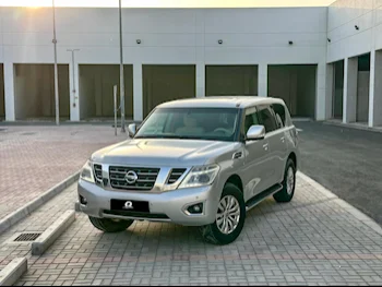 Nissan  Patrol  SE  2016  Automatic  305٬000 Km  8 Cylinder  Four Wheel Drive (4WD)  SUV  Silver