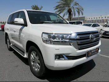 Toyota  Land Cruiser  GXR  2017  Automatic  105,000 Km  8 Cylinder  Four Wheel Drive (4WD)  SUV  White