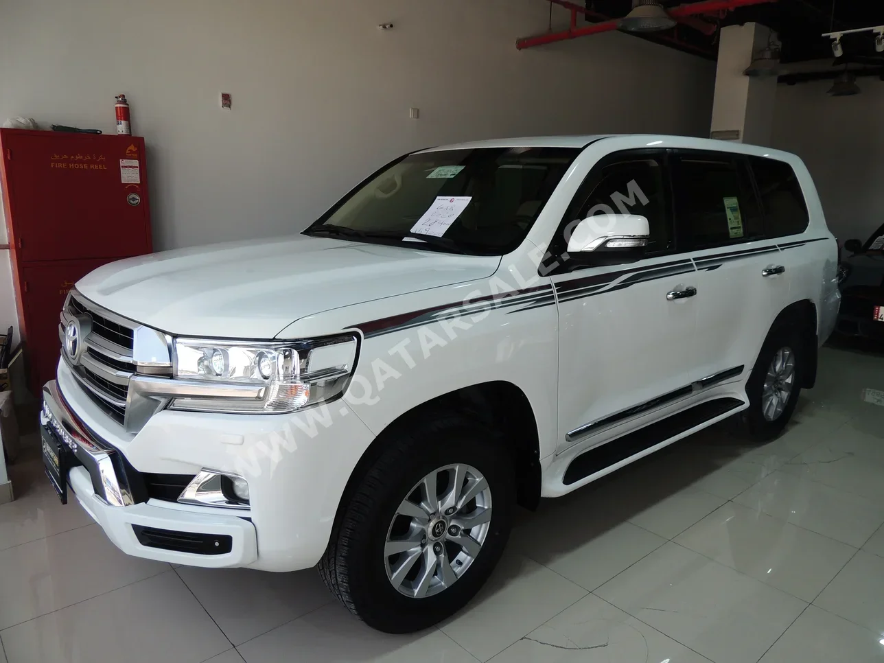 Toyota  Land Cruiser  GXR  2020  Automatic  284,000 Km  8 Cylinder  Four Wheel Drive (4WD)  SUV  White