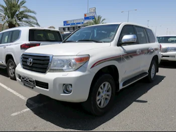 Toyota  Land Cruiser  GXR  2012  Automatic  483,000 Km  8 Cylinder  Four Wheel Drive (4WD)  SUV  White