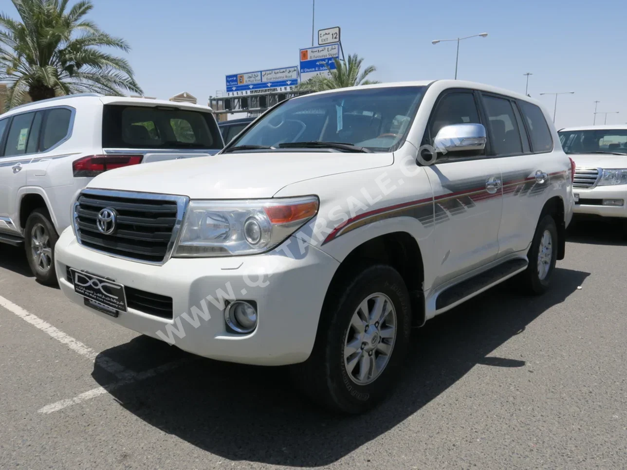 Toyota  Land Cruiser  GXR  2012  Automatic  483,000 Km  8 Cylinder  Four Wheel Drive (4WD)  SUV  White