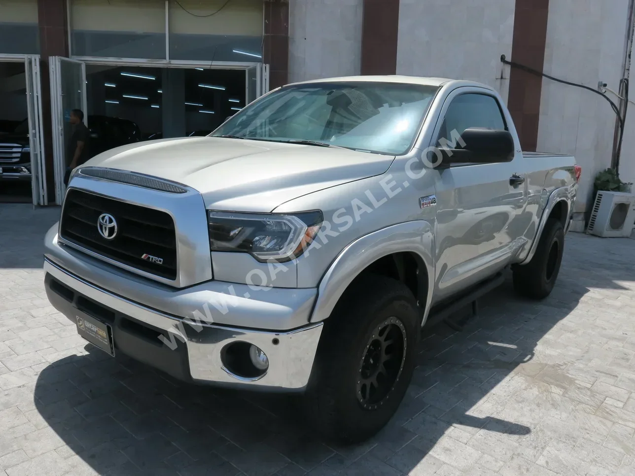 Toyota  Tundra  2008  Automatic  210,000 Km  8 Cylinder  Four Wheel Drive (4WD)  Pick Up  Silver