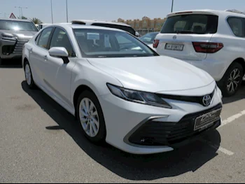 Toyota  Camry  GLE  2024  Automatic  0 Km  4 Cylinder  Front Wheel Drive (FWD)  Sedan  White  With Warranty