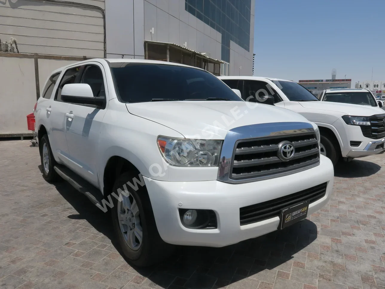 Toyota  Sequoia  2015  Automatic  339,000 Km  8 Cylinder  Four Wheel Drive (4WD)  SUV  White