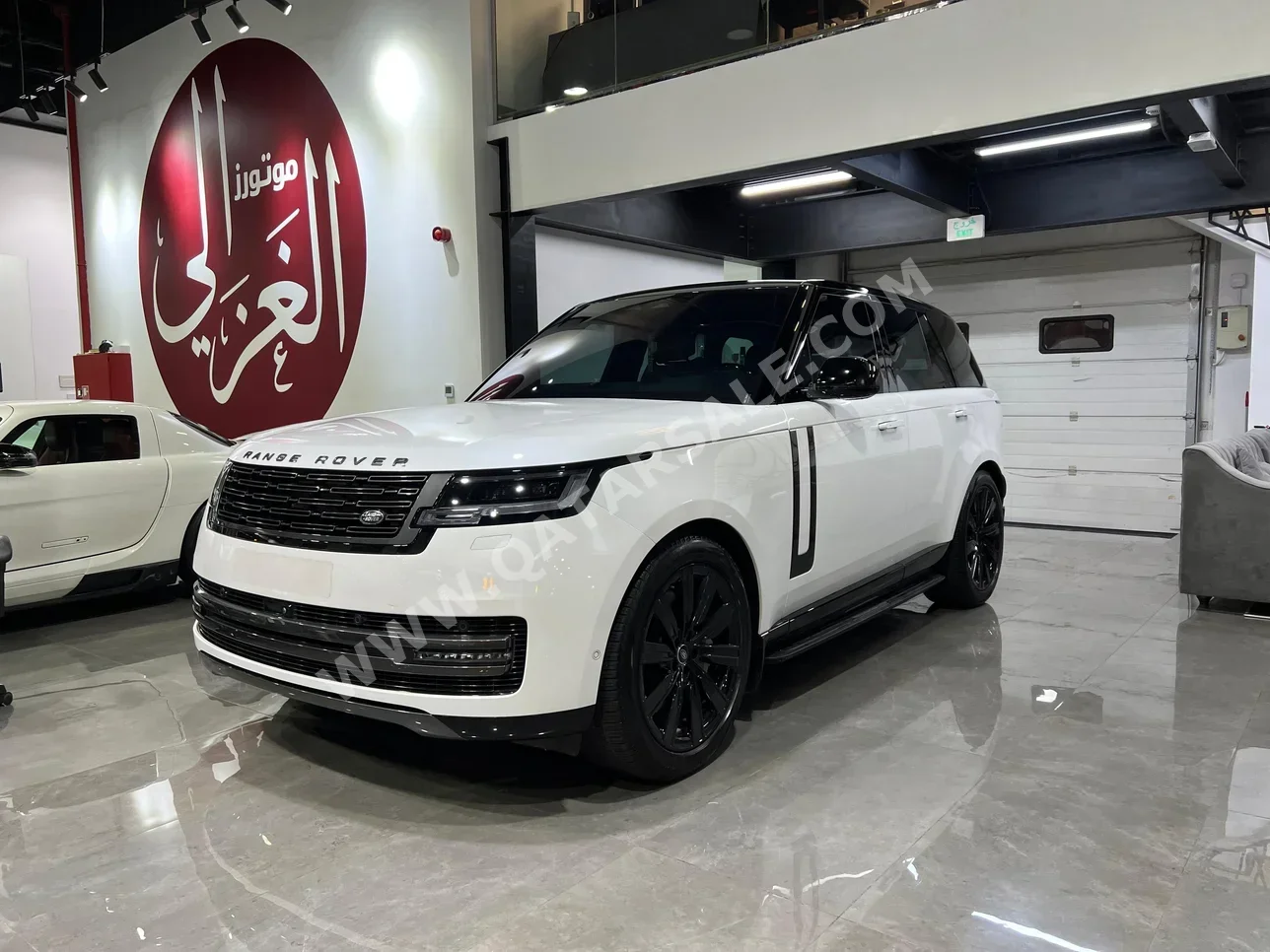 Land Rover  Range Rover  Vogue  2023  Automatic  6,000 Km  6 Cylinder  Four Wheel Drive (4WD)  SUV  White  With Warranty