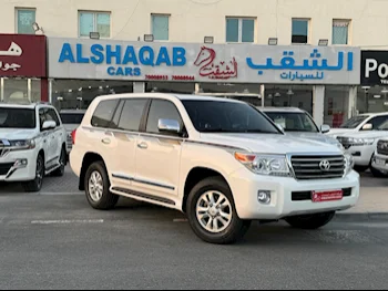 Toyota  Land Cruiser  GXR  2014  Automatic  96,000 Km  8 Cylinder  Four Wheel Drive (4WD)  SUV  White