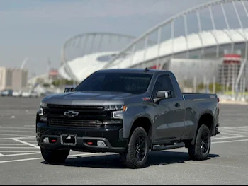 Chevrolet  Silverado  Z71  2022  Automatic  70,000 Km  8 Cylinder  Four Wheel Drive (4WD)  Pick Up  Gray