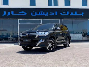 Toyota  Land Cruiser  VXR  2018  Automatic  219,000 Km  8 Cylinder  Four Wheel Drive (4WD)  SUV  Black