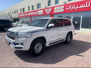 Toyota  Land Cruiser  GXR  2018  Automatic  230,000 Km  8 Cylinder  Four Wheel Drive (4WD)  SUV  White