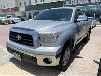 Toyota  Tundra  2008  Automatic  195,000 Km  8 Cylinder  Four Wheel Drive (4WD)  Pick Up  Silver