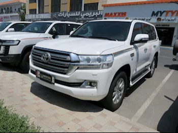  Toyota  Land Cruiser  VXR  2021  Automatic  153,000 Km  8 Cylinder  Four Wheel Drive (4WD)  SUV  White  With Warranty