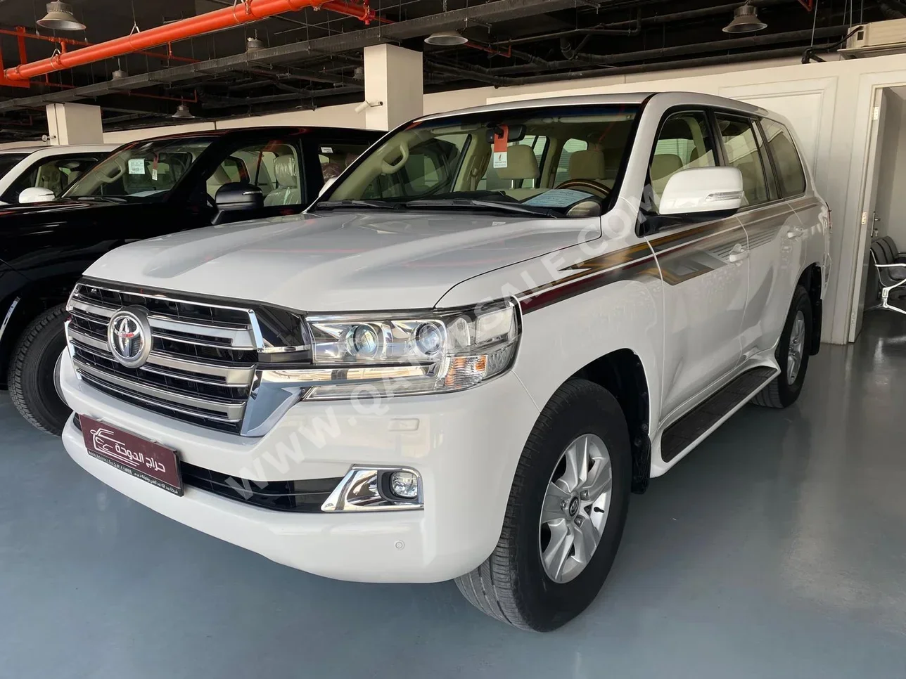 Toyota  Land Cruiser  GXR  2016  Automatic  161,000 Km  6 Cylinder  Four Wheel Drive (4WD)  SUV  White