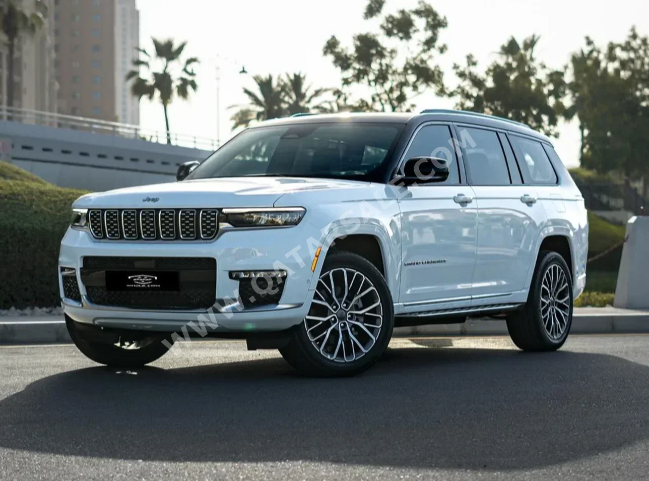 Jeep  Grand Cherokee  Summit  2023  Automatic  0 Km  8 Cylinder  Four Wheel Drive (4WD)  SUV  White  With Warranty