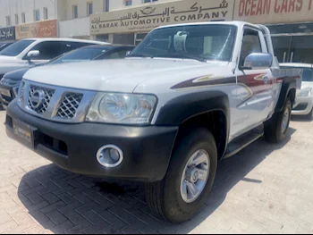 Nissan  Patrol  Pickup  2015  Manual  247,000 Km  6 Cylinder  Four Wheel Drive (4WD)  Pick Up  White