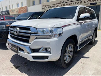 Toyota  Land Cruiser  GXR  2019  Automatic  140,000 Km  8 Cylinder  Four Wheel Drive (4WD)  SUV  White