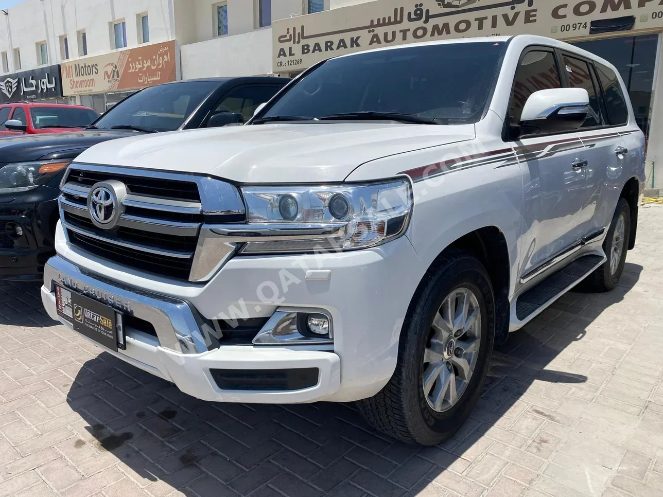 Toyota  Land Cruiser  GXR  2019  Automatic  140,000 Km  8 Cylinder  Four Wheel Drive (4WD)  SUV  White