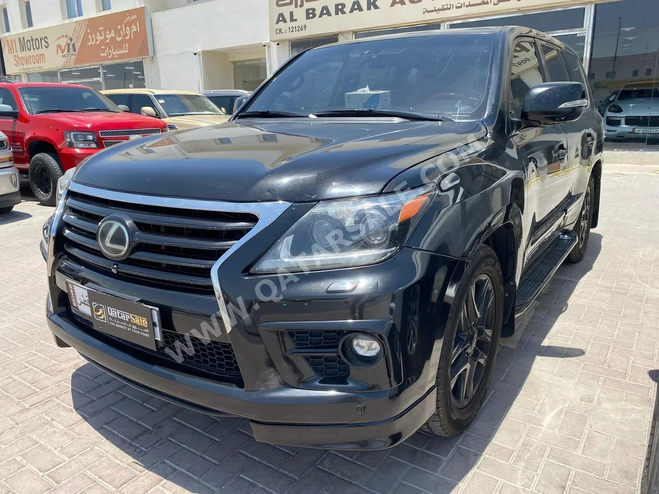 Lexus  LX  570  2014  Automatic  300,000 Km  8 Cylinder  Four Wheel Drive (4WD)  SUV  Black