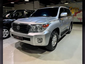 Toyota  Land Cruiser  GX  2015  Automatic  271,000 Km  6 Cylinder  Four Wheel Drive (4WD)  SUV  Silver