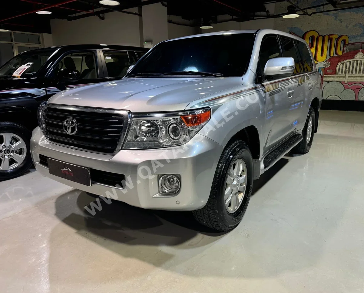 Toyota  Land Cruiser  GX  2015  Automatic  271,000 Km  6 Cylinder  Four Wheel Drive (4WD)  SUV  Silver