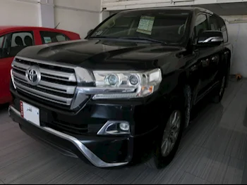 Toyota  Land Cruiser  GXR  2017  Automatic  136,000 Km  6 Cylinder  Four Wheel Drive (4WD)  SUV  Black