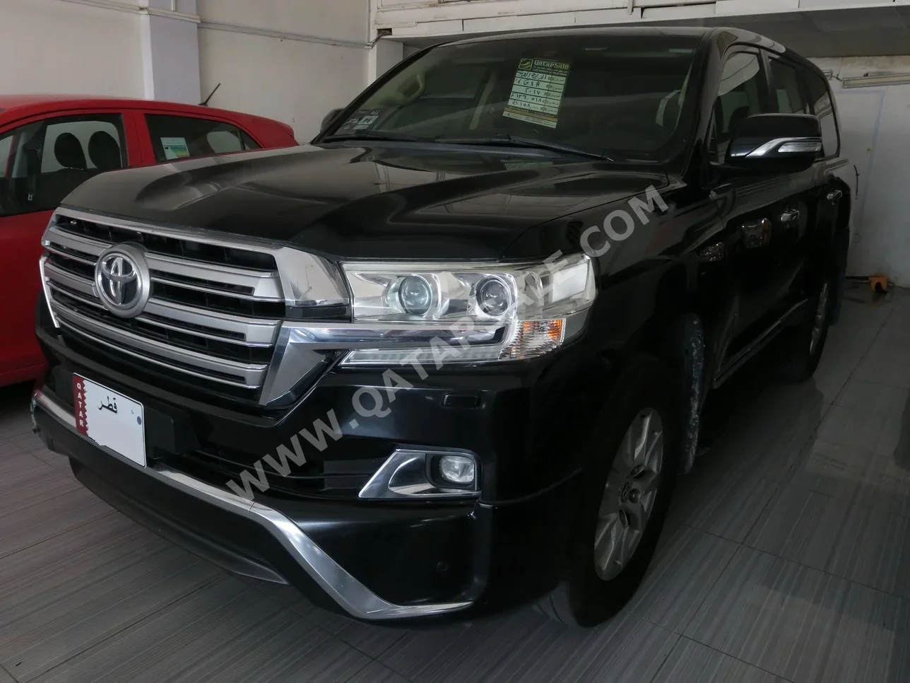 Toyota  Land Cruiser  GXR  2017  Automatic  136,000 Km  6 Cylinder  Four Wheel Drive (4WD)  SUV  Black