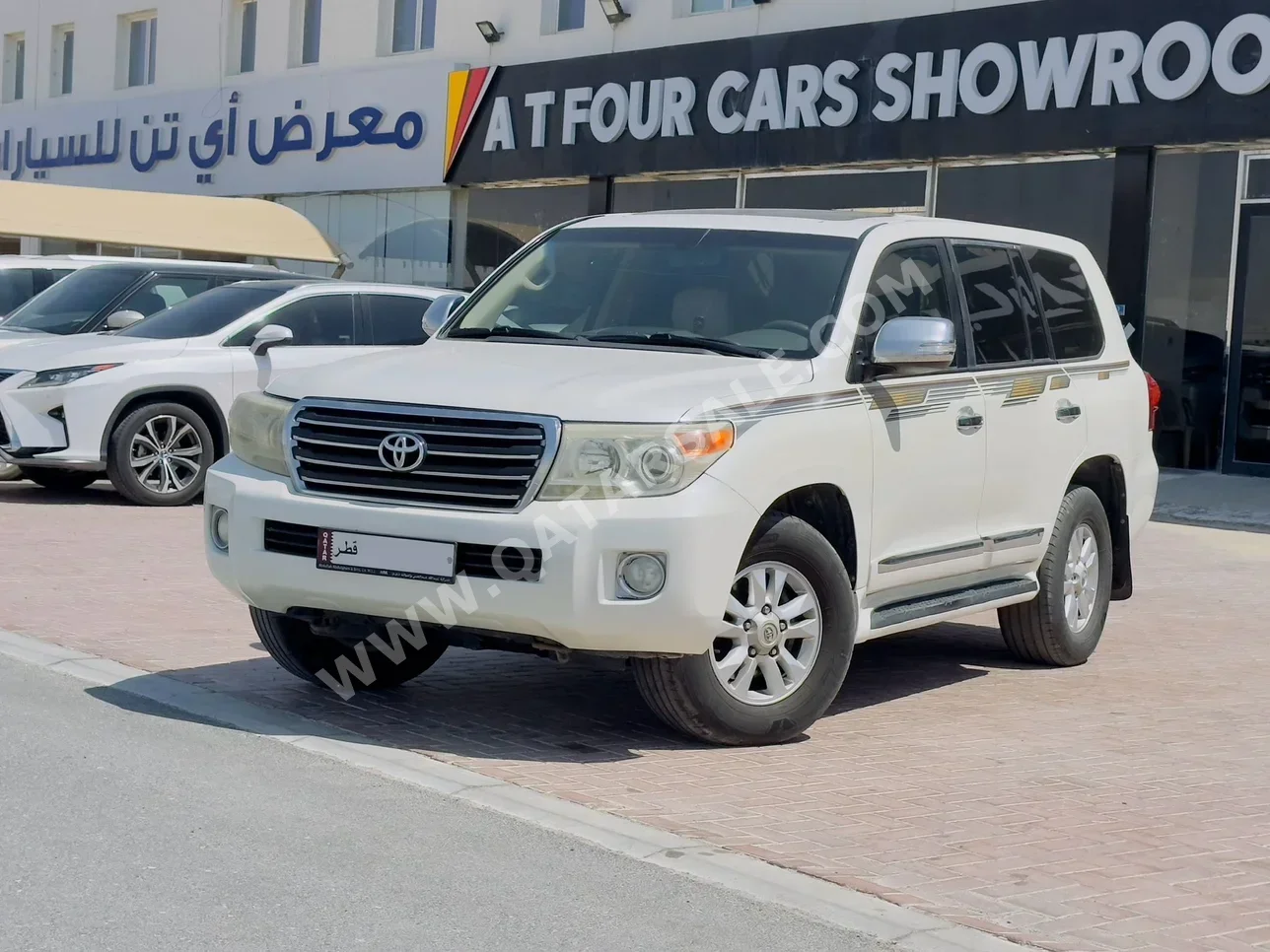 Toyota  Land Cruiser  GXR  2013  Automatic  400,000 Km  8 Cylinder  Four Wheel Drive (4WD)  SUV  White