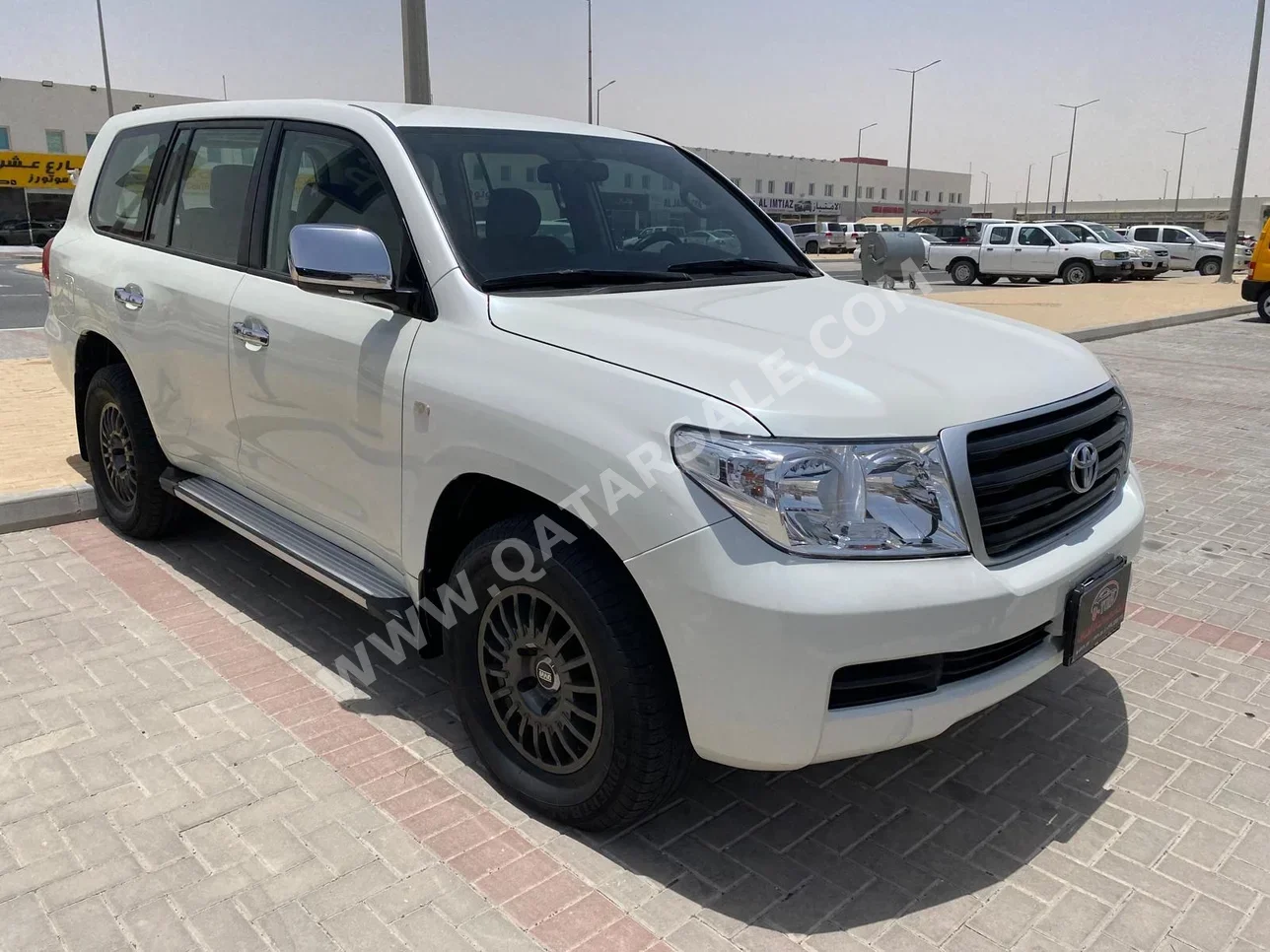 Toyota  Land Cruiser  G  2008  Automatic  180,000 Km  6 Cylinder  Four Wheel Drive (4WD)  SUV  White