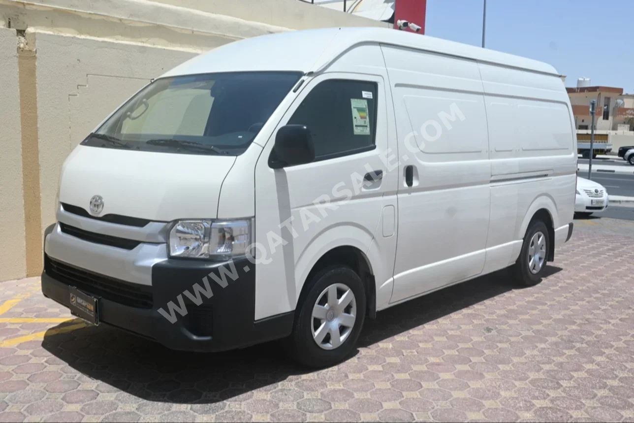 Toyota  Hiace  2023  Manual  16,000 Km  4 Cylinder  Rear Wheel Drive (RWD)  Van / Bus  White  With Warranty