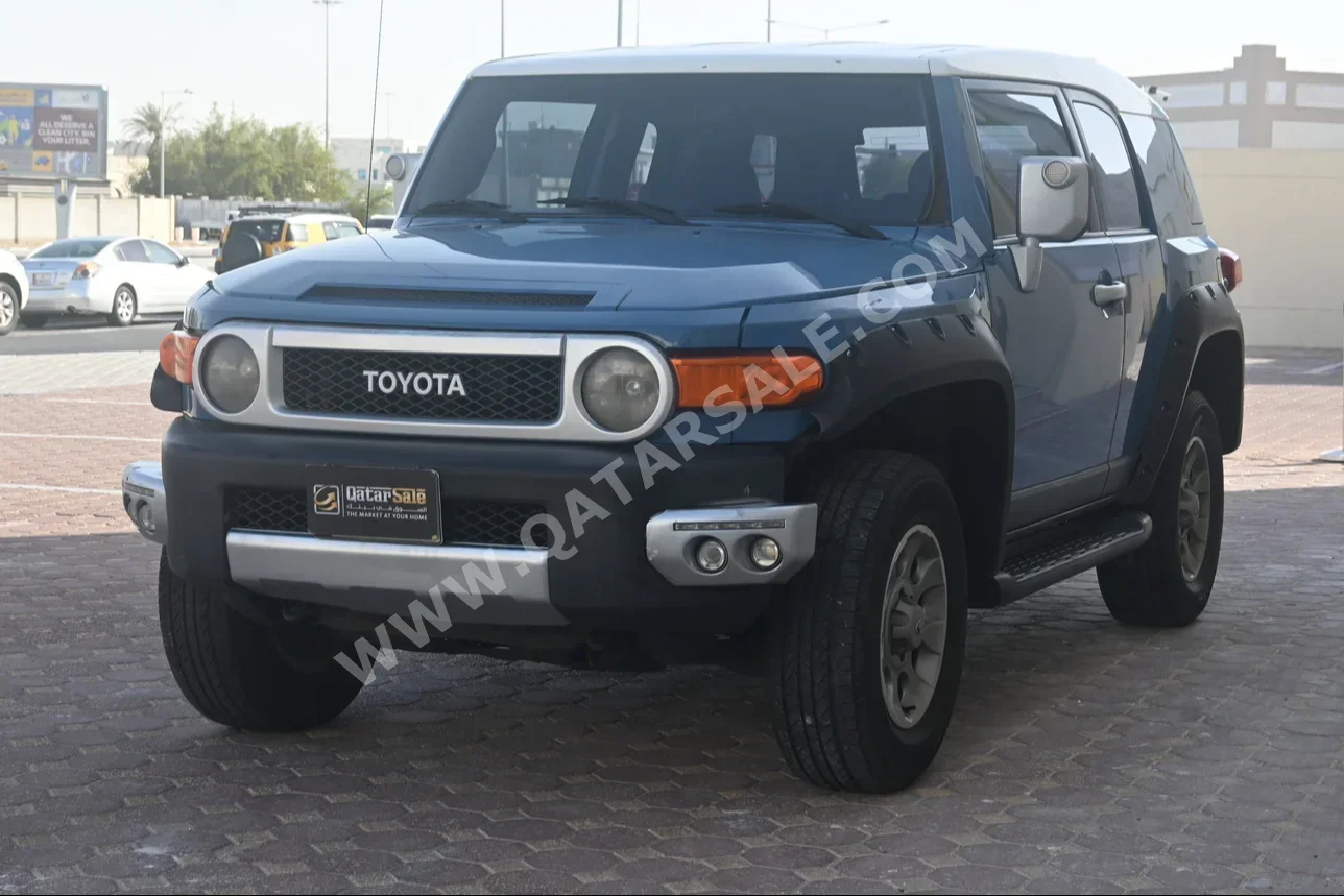 Toyota  FJ Cruiser  2011  Automatic  377,000 Km  6 Cylinder  Four Wheel Drive (4WD)  SUV  Blue