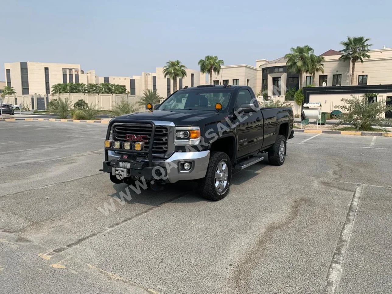 GMC  Sierra  2500 HD  2015  Automatic  169,000 Km  8 Cylinder  Four Wheel Drive (4WD)  Pick Up  Black