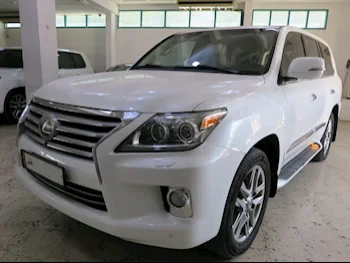 Lexus  LX  570  2013  Automatic  260,000 Km  8 Cylinder  Four Wheel Drive (4WD)  SUV  White