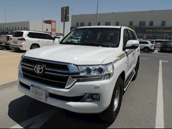 Toyota  Land Cruiser  VXR  2016  Automatic  327,000 Km  8 Cylinder  Four Wheel Drive (4WD)  SUV  White