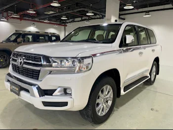 Toyota  Land Cruiser  GXR  2021  Automatic  140,000 Km  8 Cylinder  Four Wheel Drive (4WD)  SUV  White