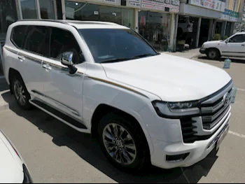 Toyota  Land Cruiser  VX Twin Turbo  2023  Automatic  83,000 Km  6 Cylinder  Four Wheel Drive (4WD)  SUV  White  With Warranty