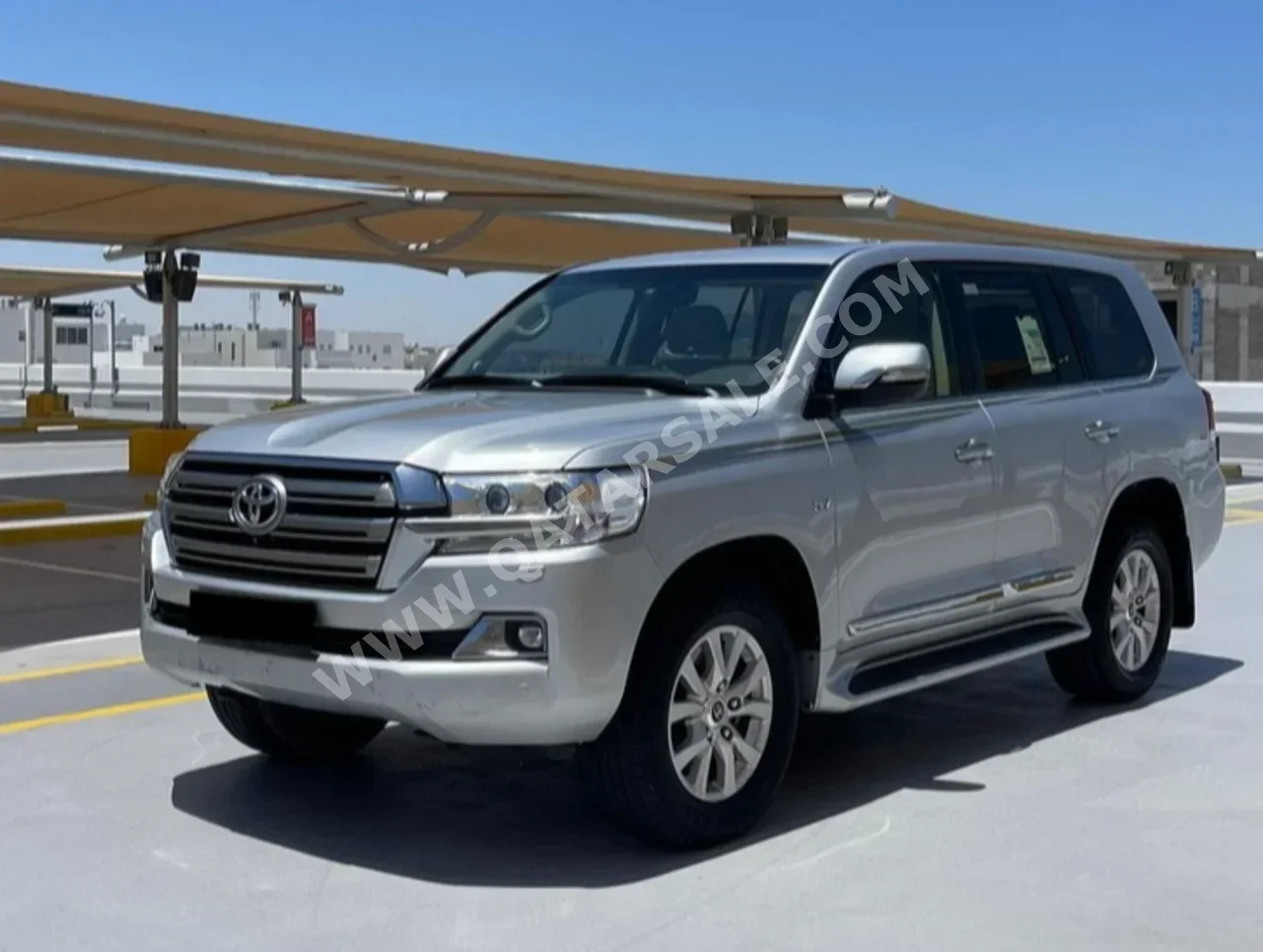 Toyota  Land Cruiser  VXR  2021  Automatic  180,000 Km  8 Cylinder  Four Wheel Drive (4WD)  SUV  Silver