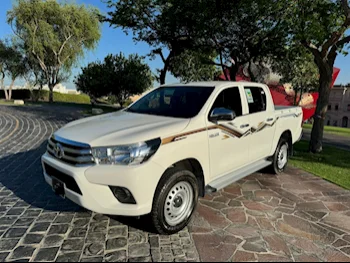 Toyota  Hilux  4 Cylinder  Pickup  Pearl  2024