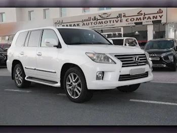 Lexus  LX  570  2014  Automatic  280,000 Km  8 Cylinder  Four Wheel Drive (4WD)  SUV  White